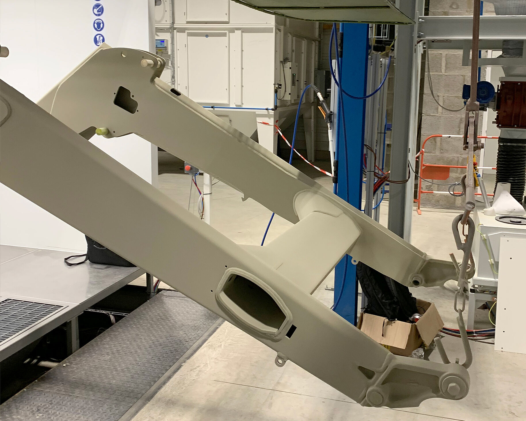Component for agricultural machinery during the coating process