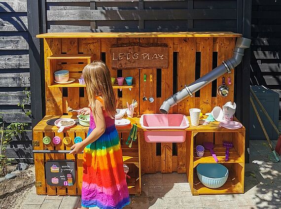 Mud kitchen made from pallets