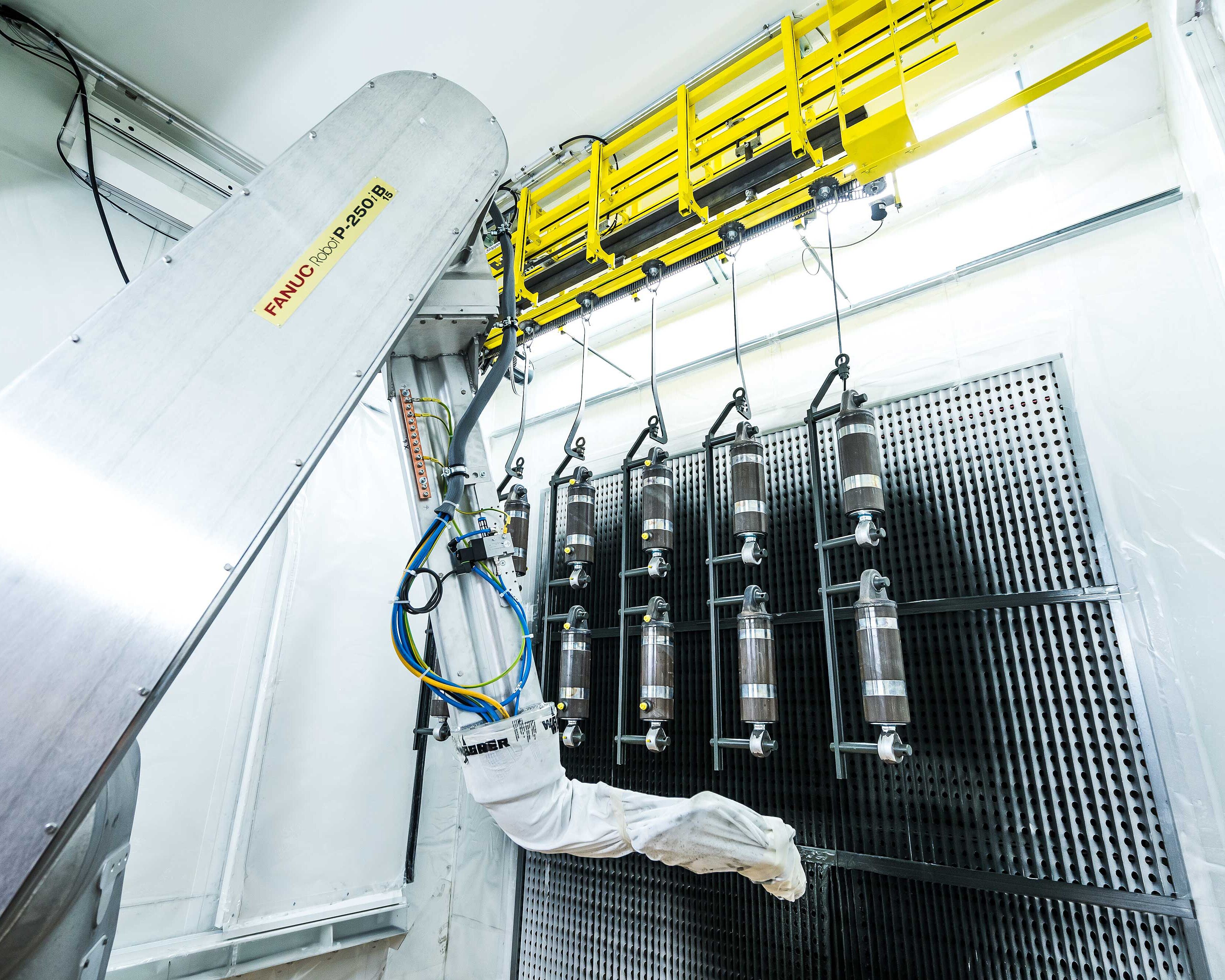 robot coating of hydraulic cylinders