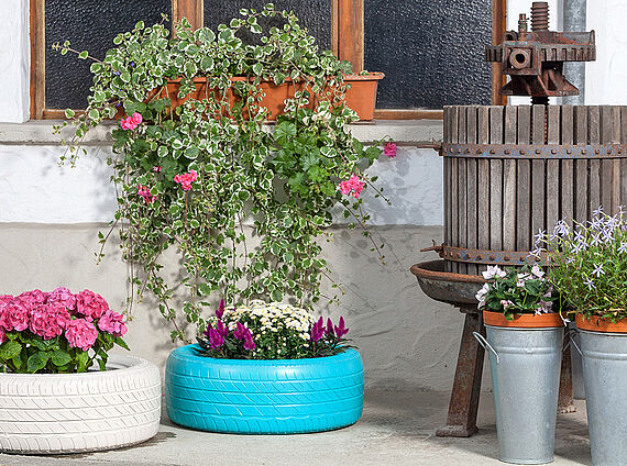 Vasi da fiori con gli pneumatici