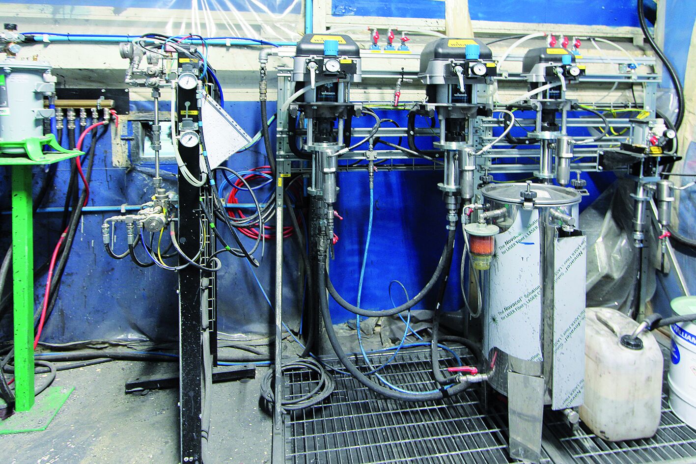 paint management unit with wagner mixing pumps