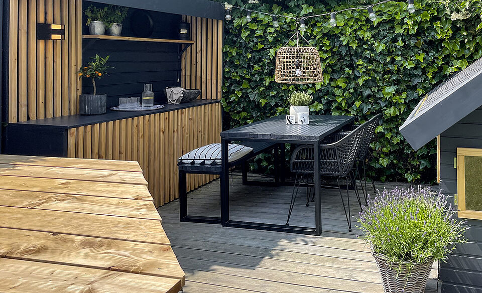 Gartentisch bauen Ergebnis grauer Tisch