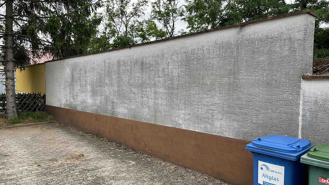 WAGNER Garagenfassade streichen Wand vorher