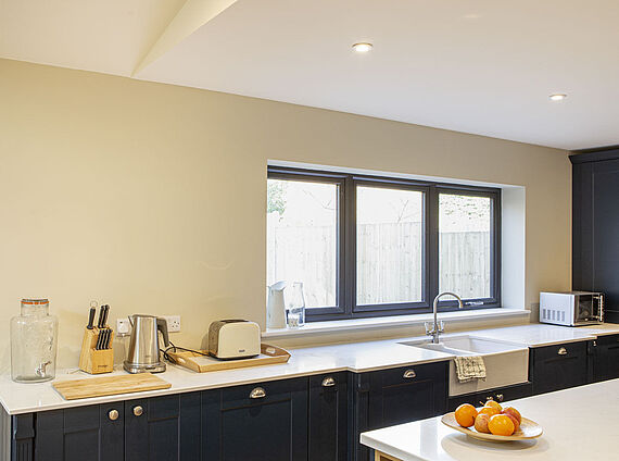 Two-tone interior design for the kitchen