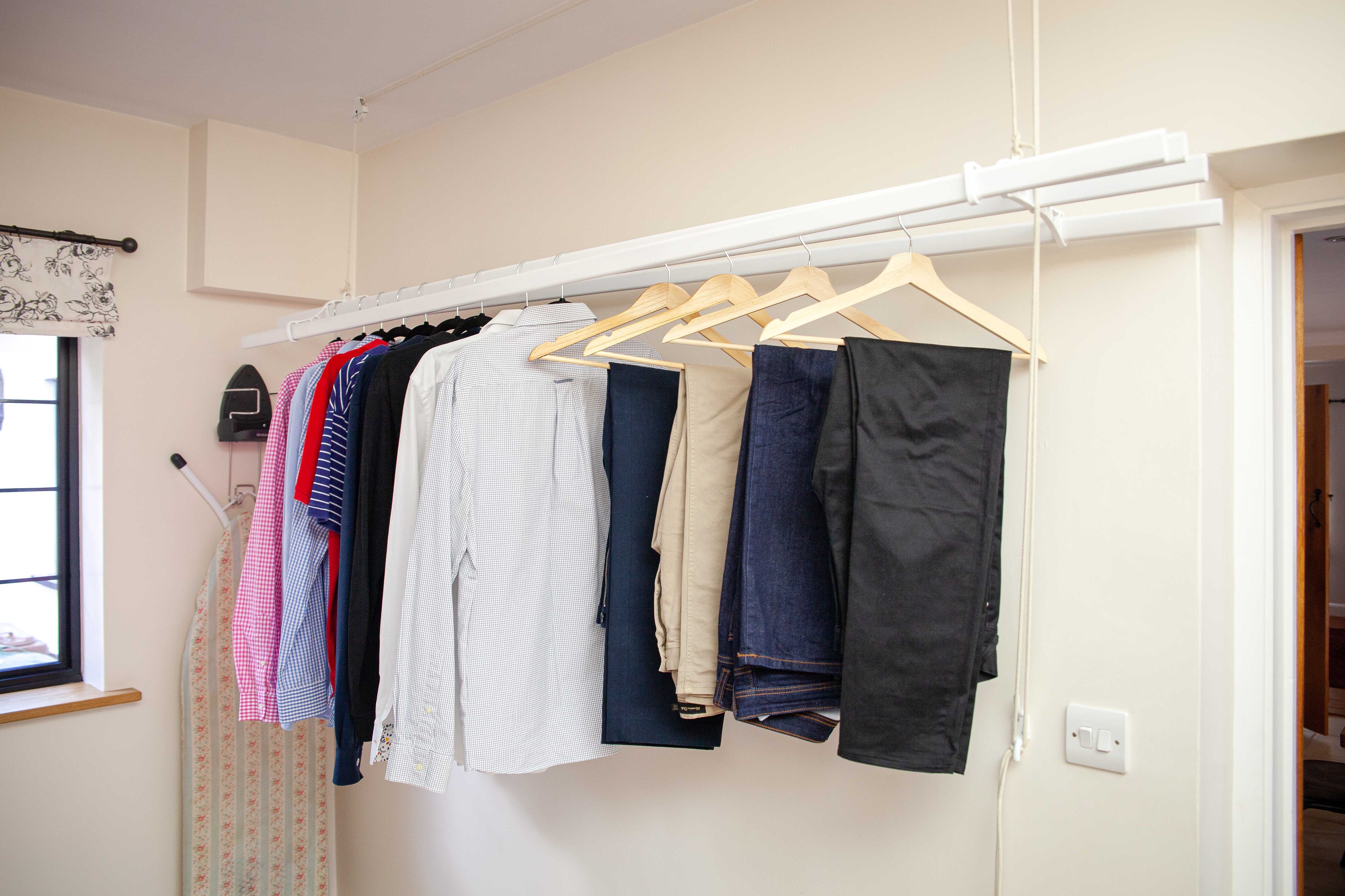 Wäscheständer fertig mit Kleidung