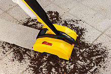 2429184 Levaro powerbrush 18V application shot close flower ground