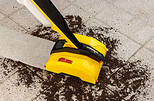 2429184 Levaro powerbrush 18V application shot close flower ground