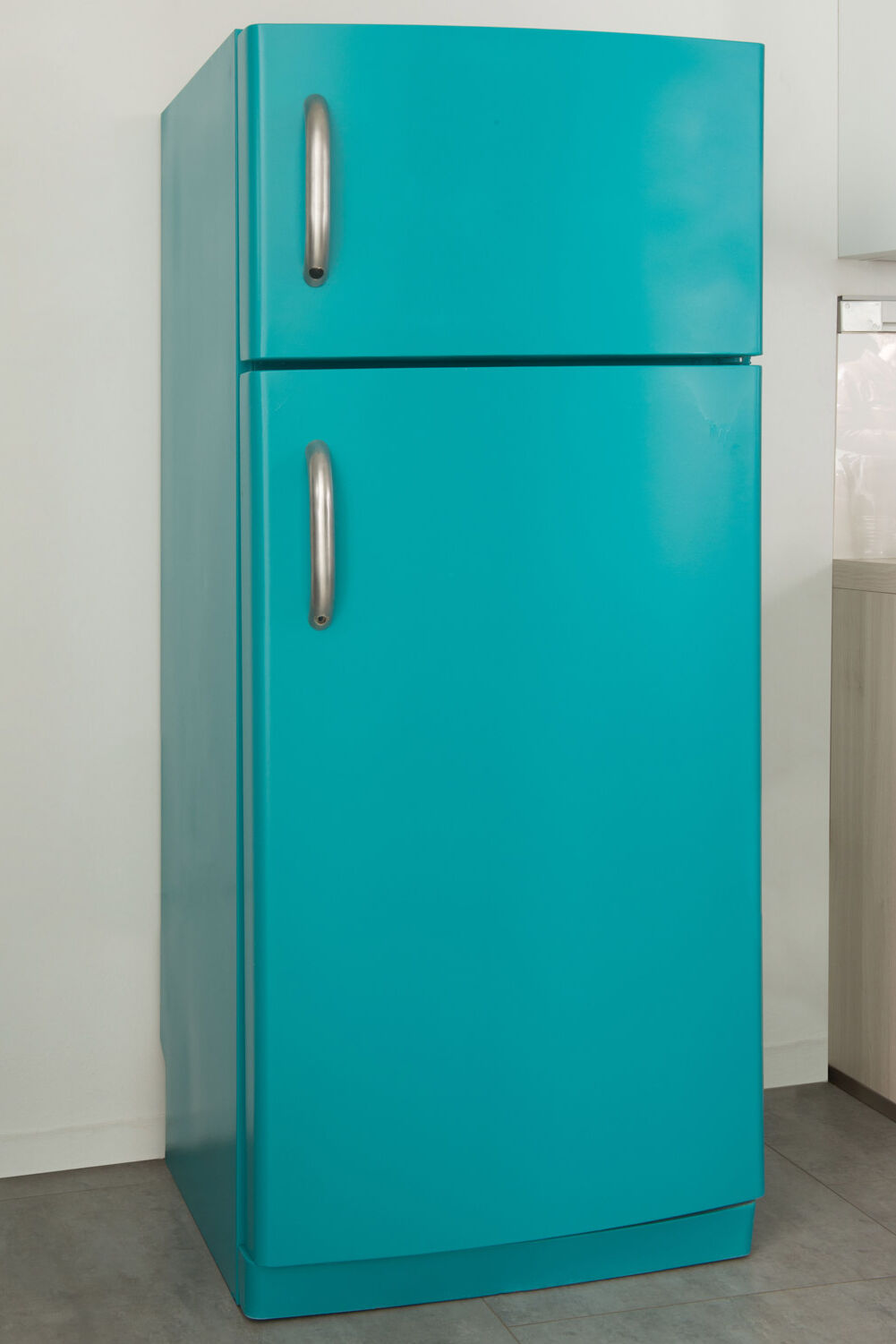 Kühlschrank lackieren im bunten Retro-Chic, How-To
