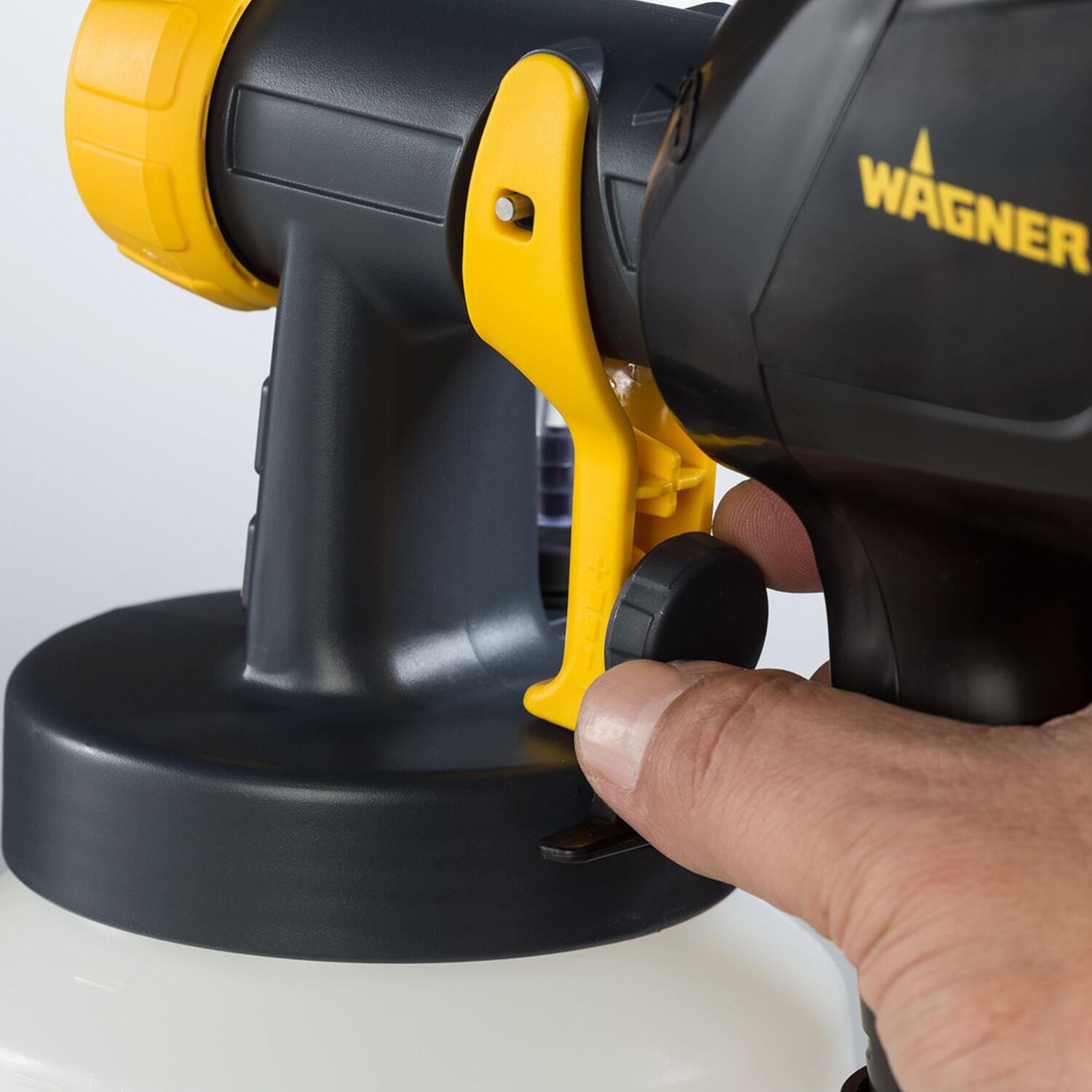 The compact spray system for paint and varnish