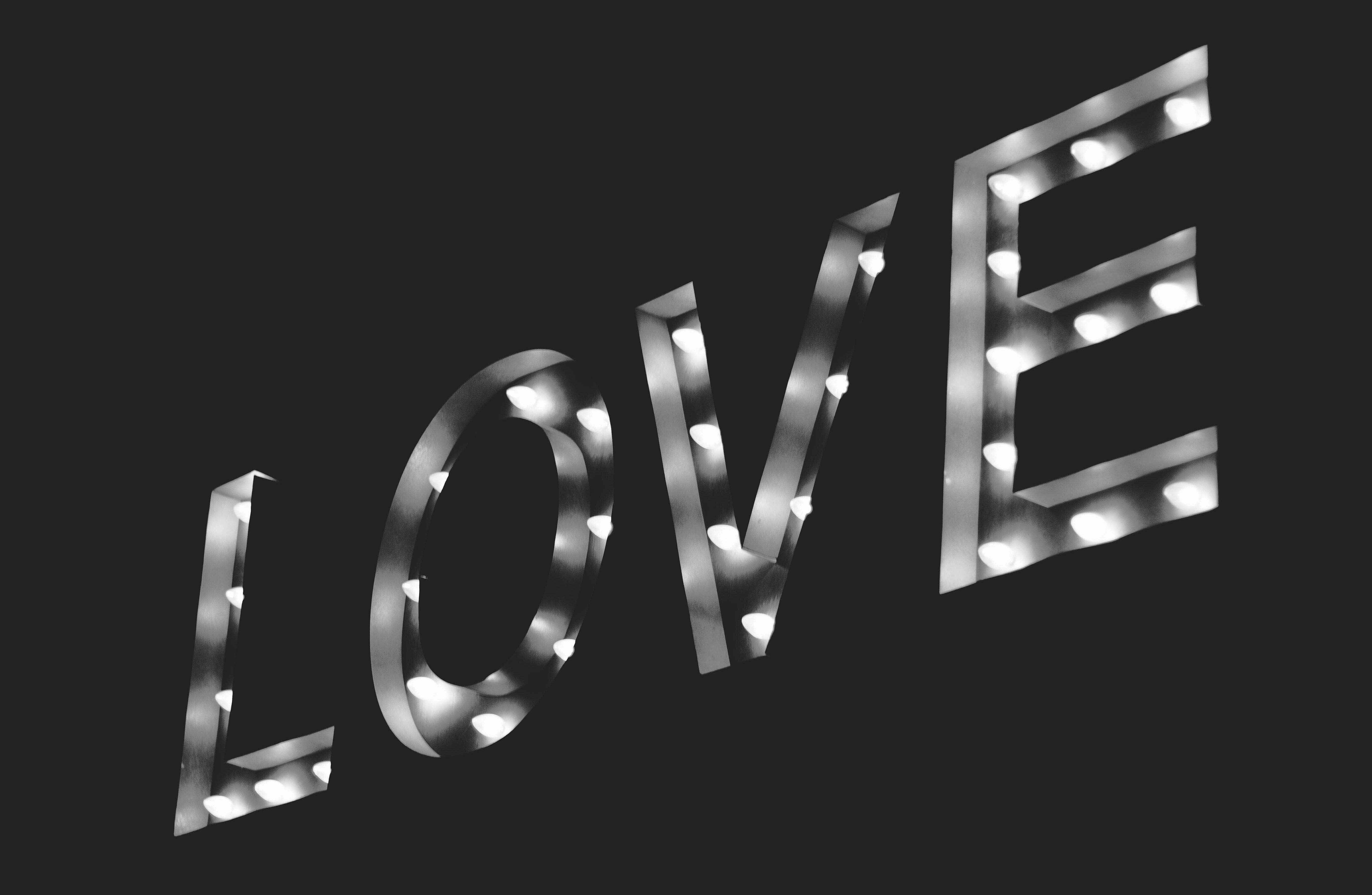 XXL-LOVE-Buchstaben zum Selbermachen