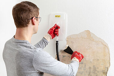 The best solution for removing old wallpaper – with handy accessories