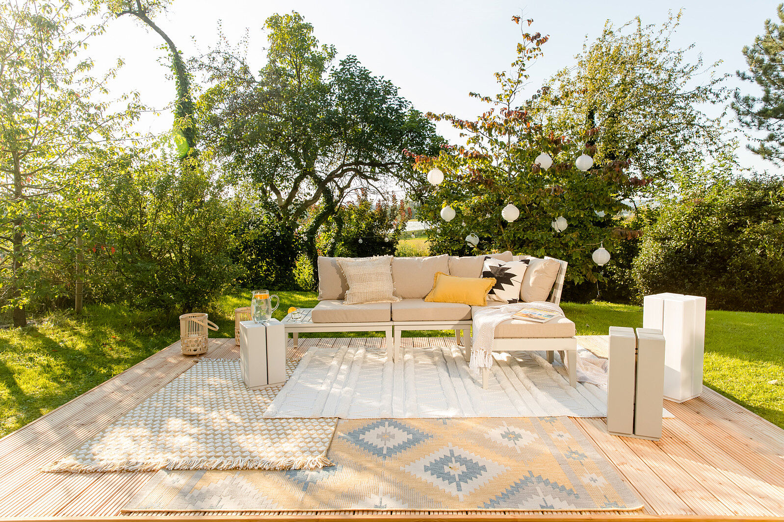 Eva Brenner outdoor stool ambiente after 5