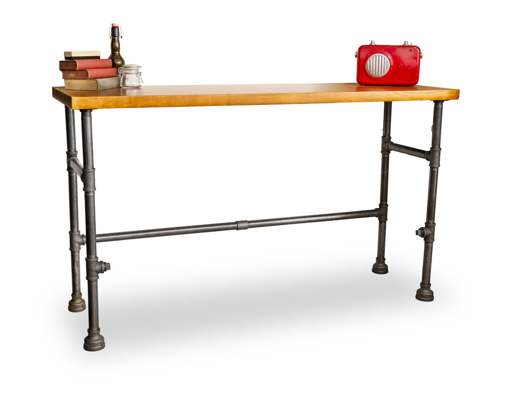 Tisch im Industrial Chic Design