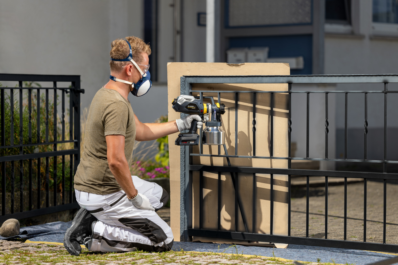 The cordless XVLP paint sprayer