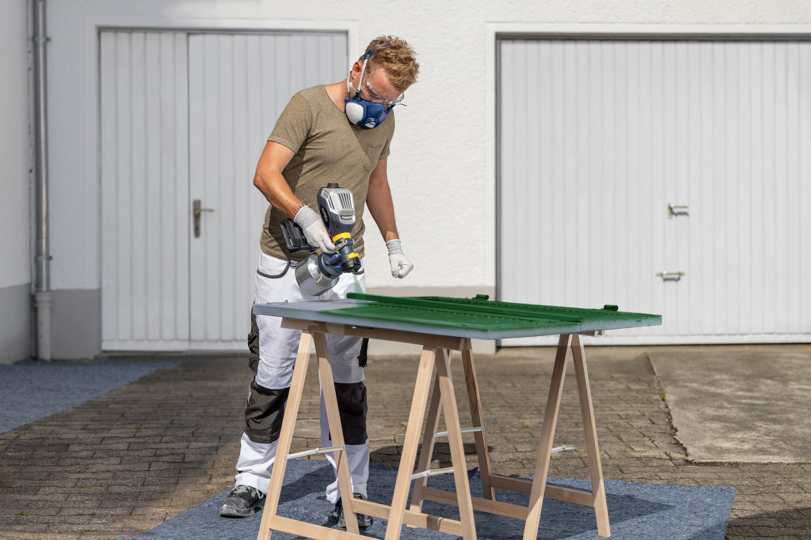 The cordless XVLP paint sprayer
