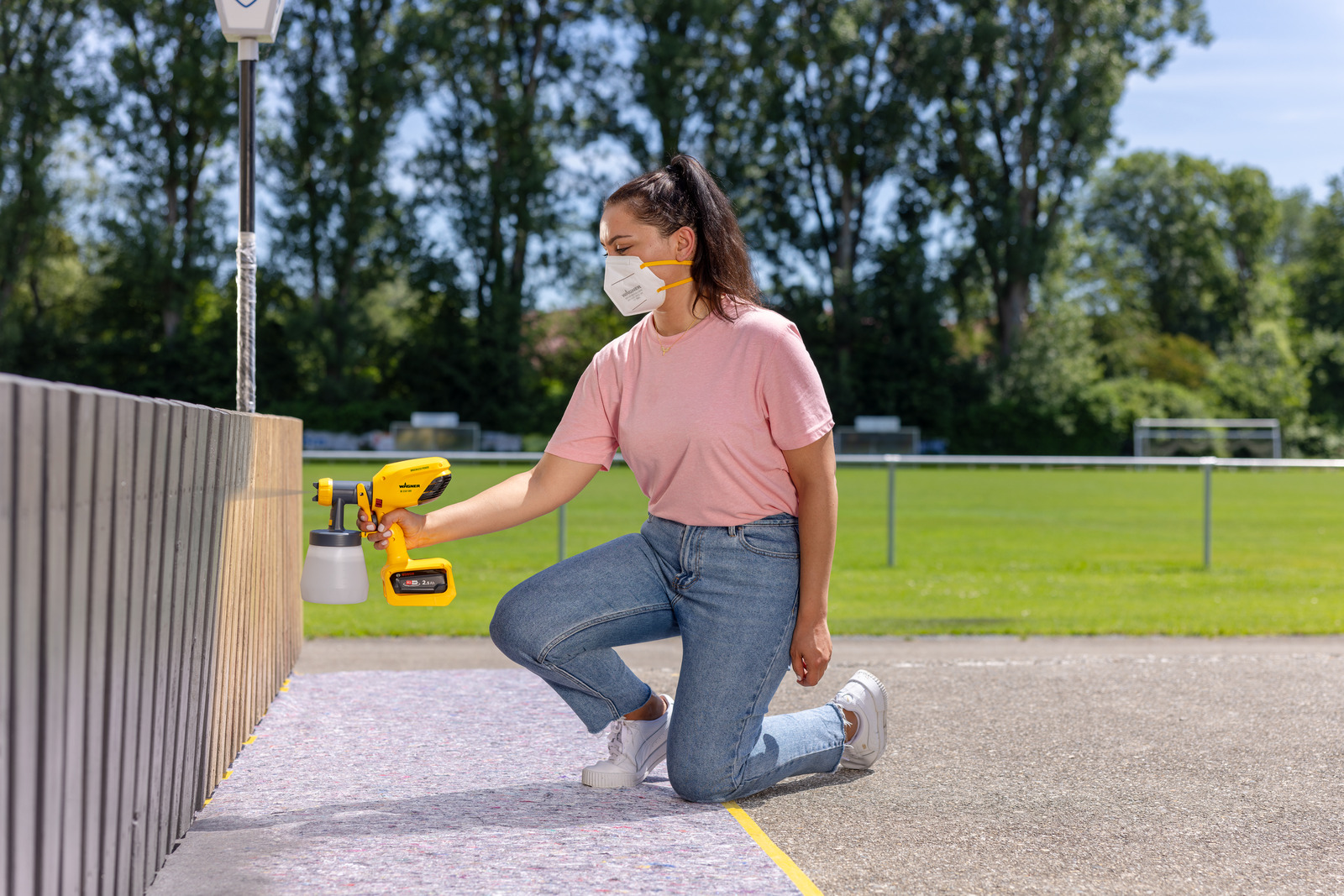 The flexible cordless paint sprayer for wood and metal paints