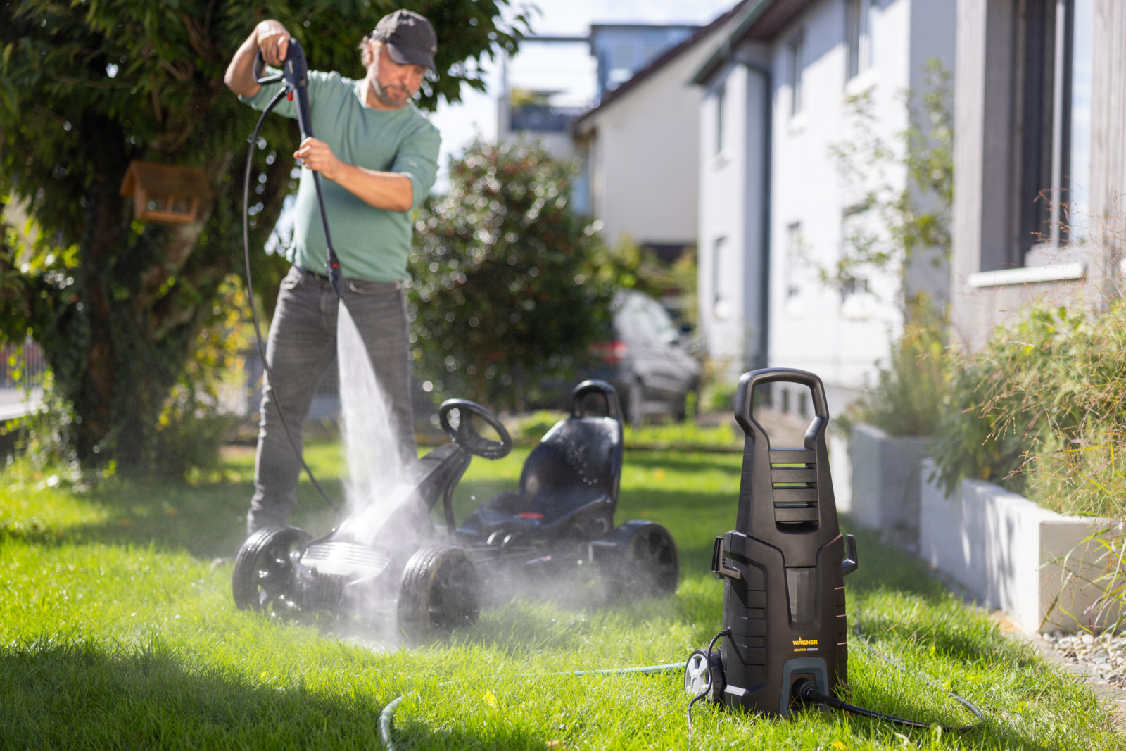 Efficient pressure washer for fast, powerful cleaning