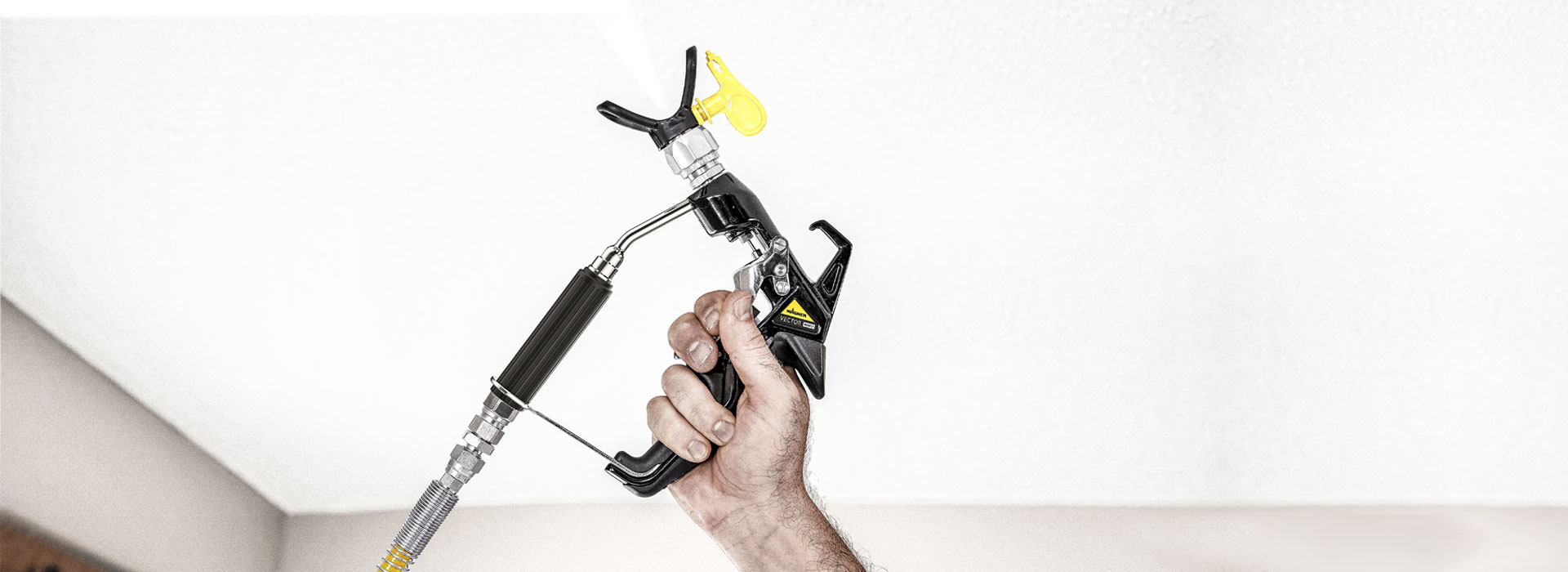 Airless paint sprayer for contractors: how it works and advantages